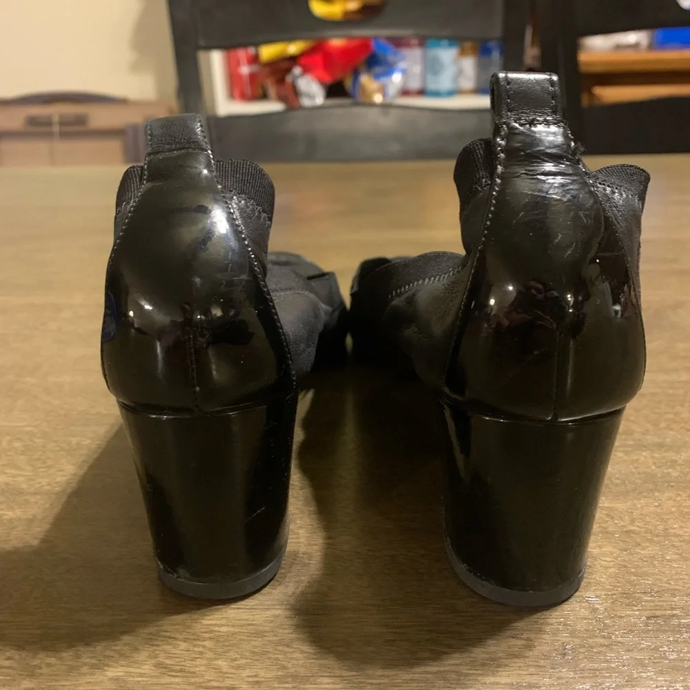 CHANEL Black Leather Cap Toe Block Heel Pumps